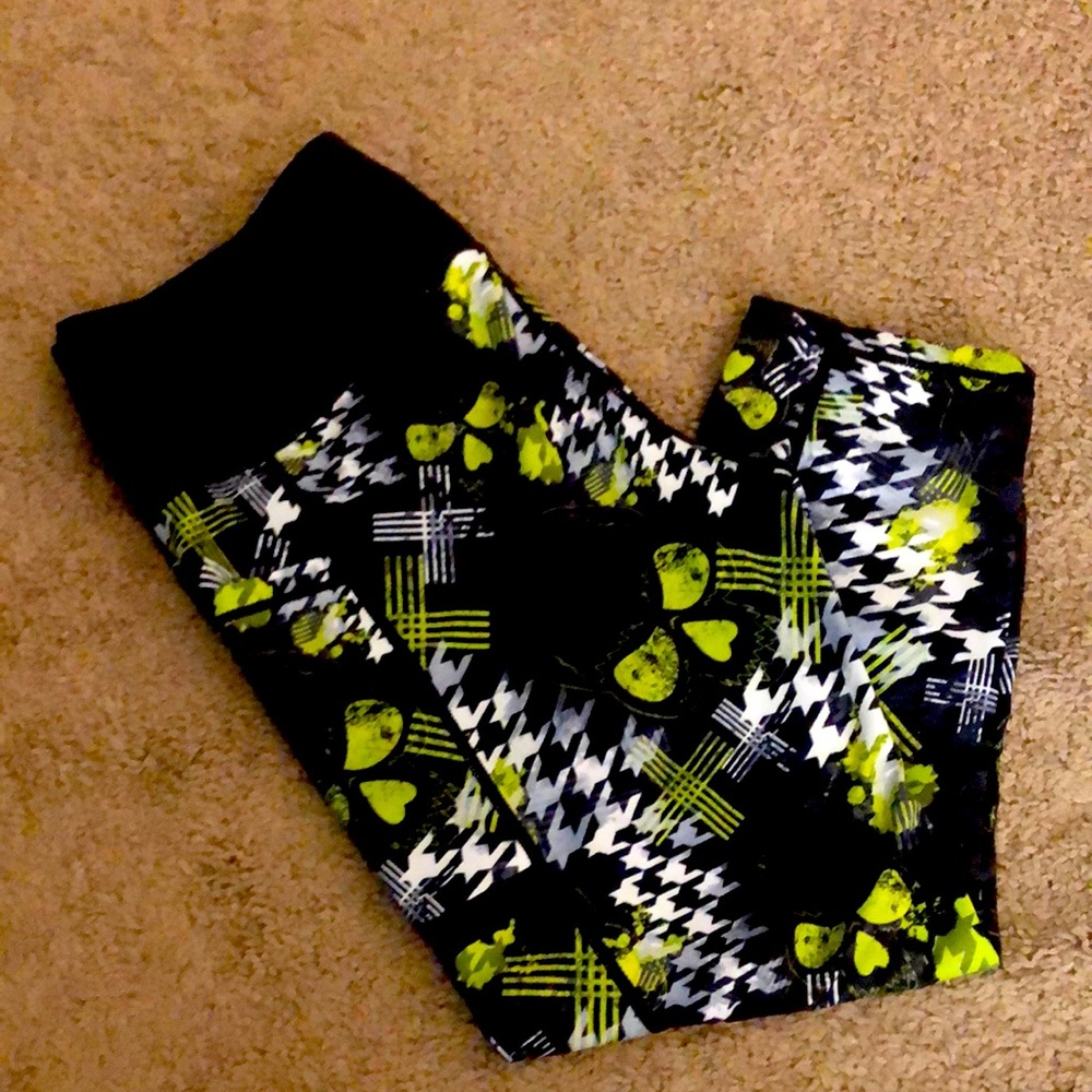 Constantly varied gear capris